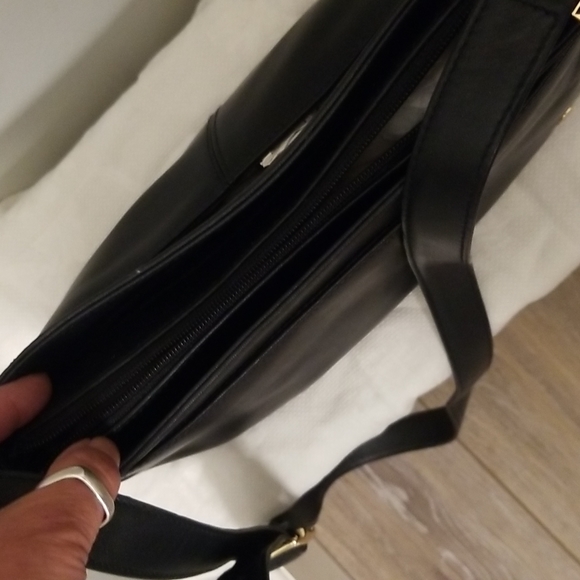 Aigner Shoulder Bag - Picture 7 of 7